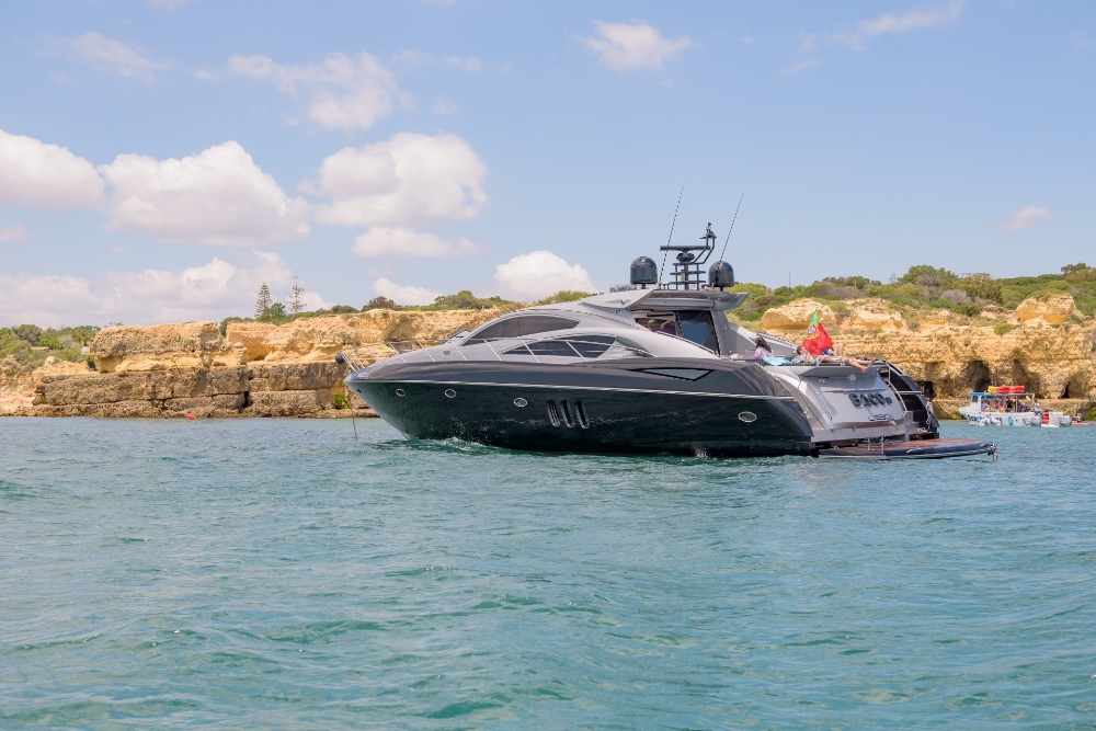 SUNSEEKER PREDATOR PRIVATE CHARTER - Algarve Luxury Yacht Charter