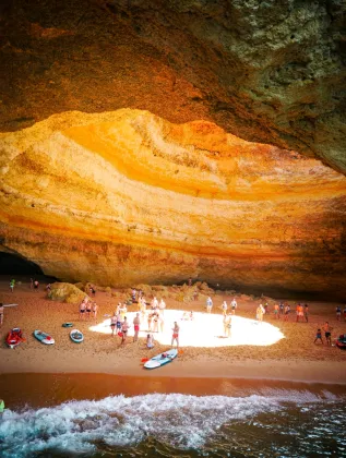 What are the “Must Do” and “Must See” things in the Algarve?