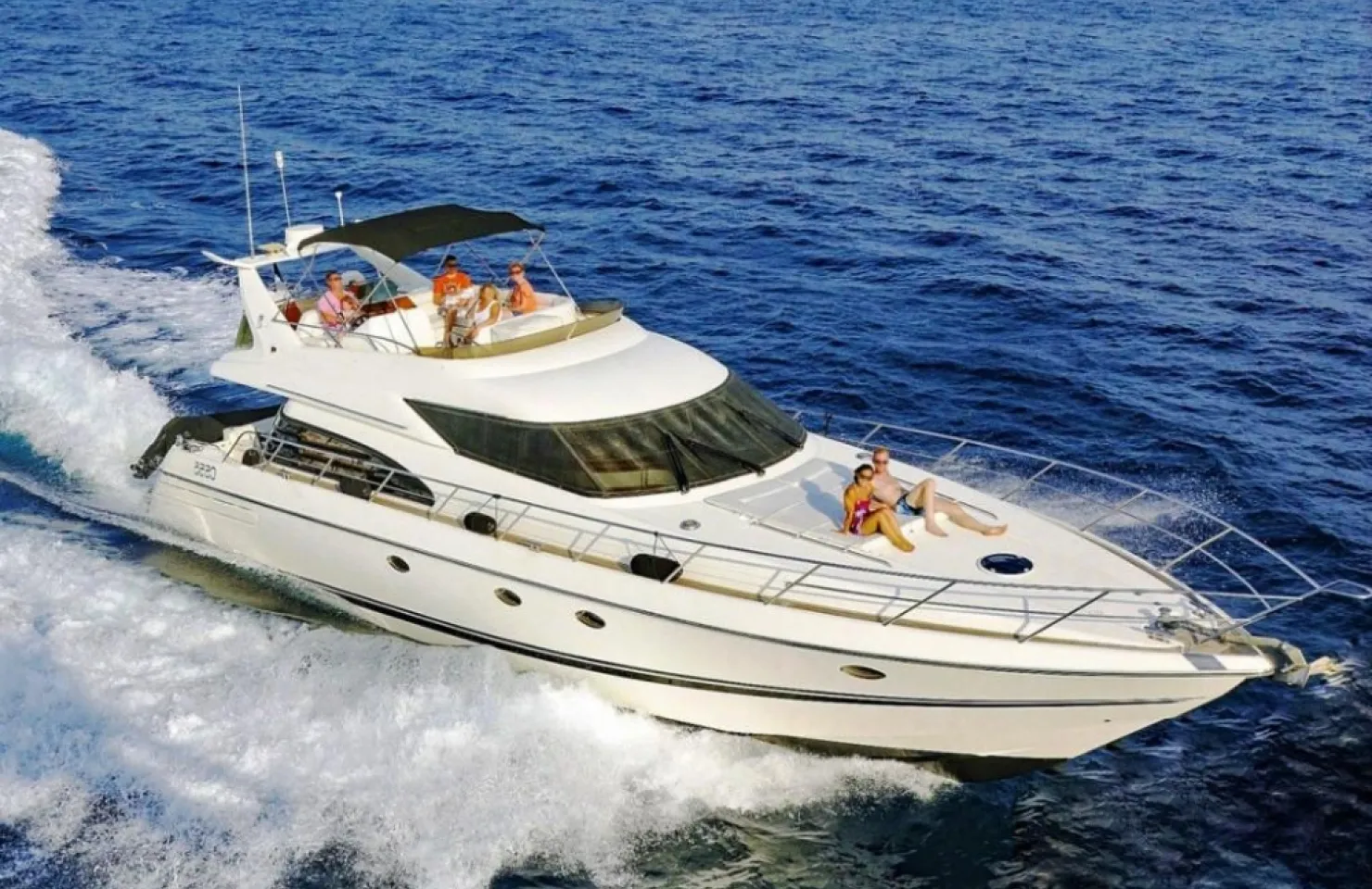 SUNSEEKER MANHATTAN 64  - Luxury Charter Yachts Algarve