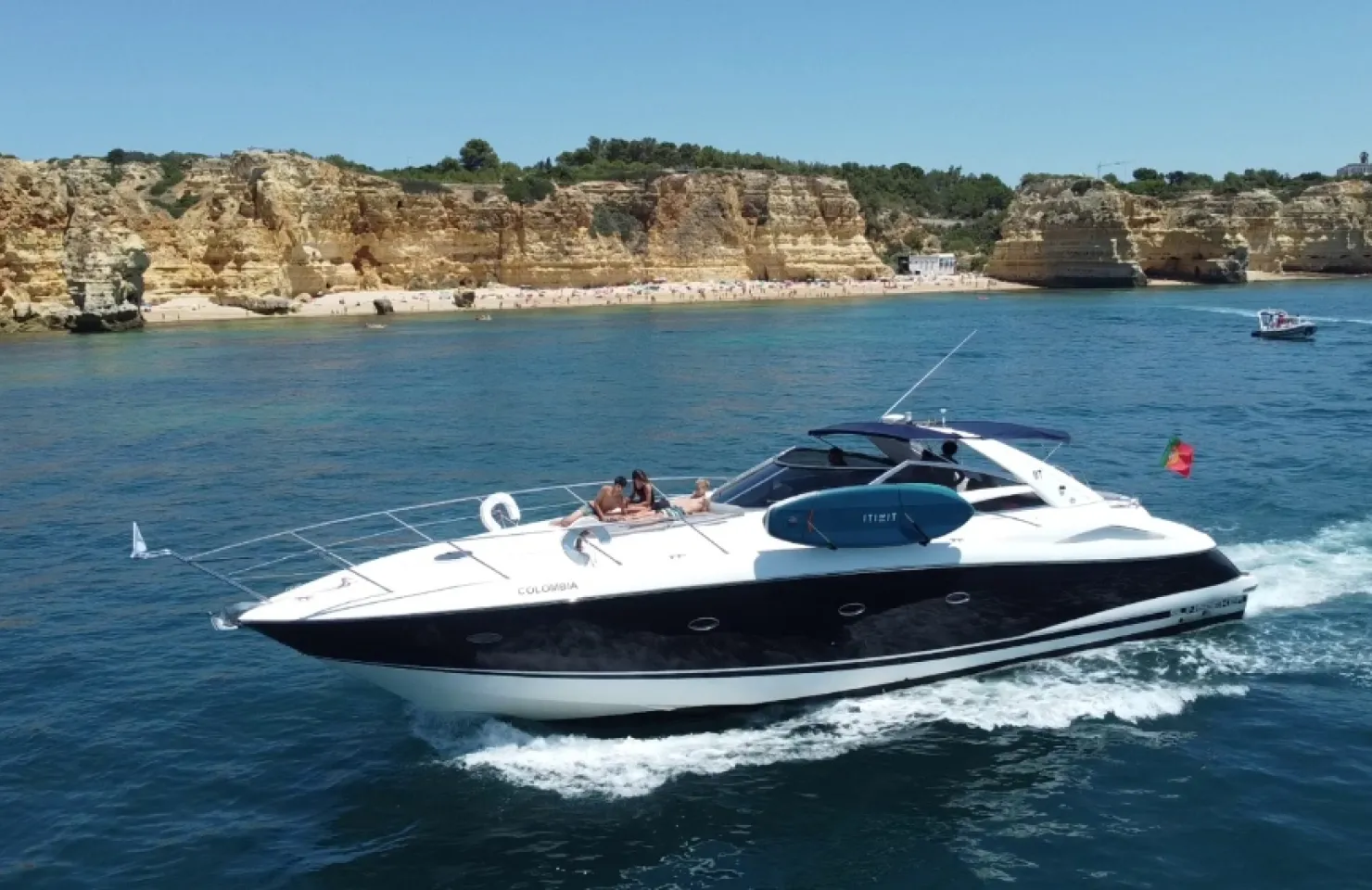 Algarve Yacht Charter - Waves Vilamoura Luxury Cruise