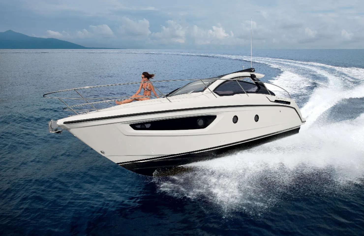 Azimut Yacht Charter - Vilamoura Luxury Yacht Charter