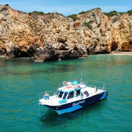 Ponta da Piedade Catamaran Cruise with Lunch